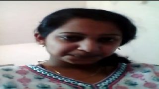 Hot college pilla showing puku in mms