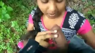 Guntur college girl secretly sucking modda in jungle