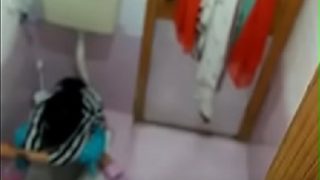 Office vadhina bathroom lo ocha posina video