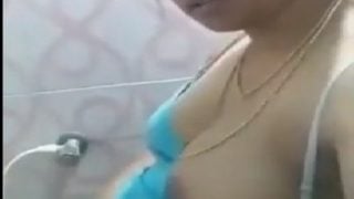Pedha sollu housewife puku fingering selfie