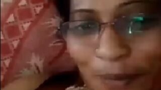 Andhra aunty carrot tho masturbate porn video