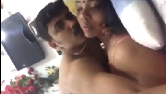 Telangana aunty xxx dengu mms video - Aunty dengudu