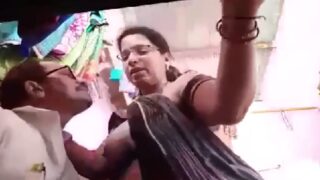 Telugu aunty sex mms pakkaillu uncle tho