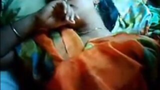 Guntur sexy akka tho pakkinte vaadu dengu