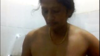 Radha telugu aunty bathing mms video