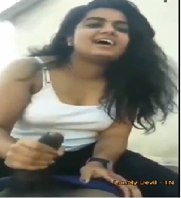 373px x 408px - Telugu girls hot sex mms - Ammayilu dengu mms video