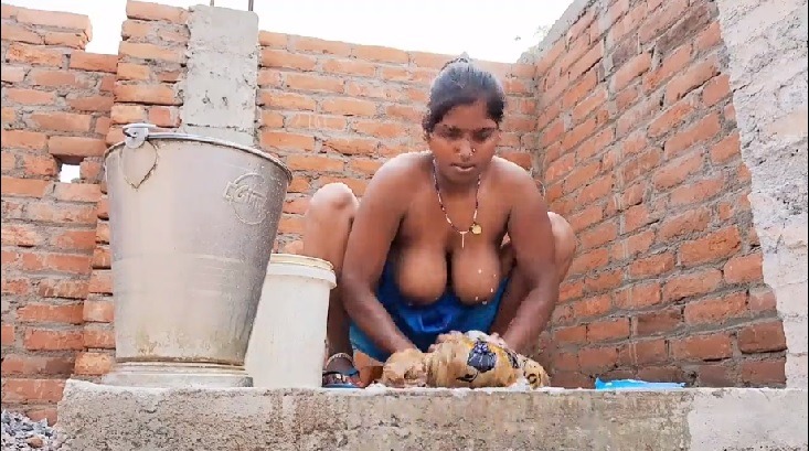 Village telugu ammayi nude utakadam - Telugu outdoor porn