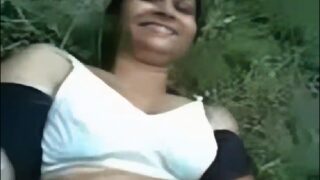 Xvideo telugu aunty vandhana polam lo