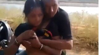 Pelli aina telugu village lady sex polam lo