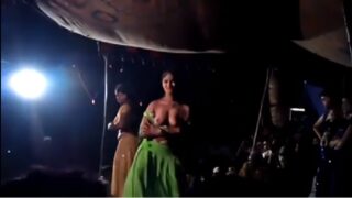 Gramam lo midnight lo nude record dance