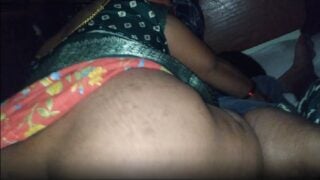 Pedha gudda andhra aunty saree tho group sex