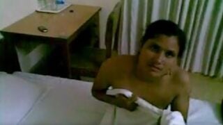 Gramam aunty tho star hotel lo srungaram