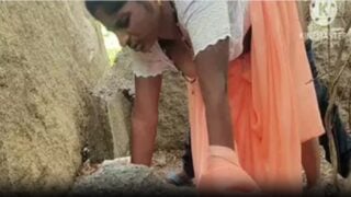 Telugu village aunty sex with tourist in hills